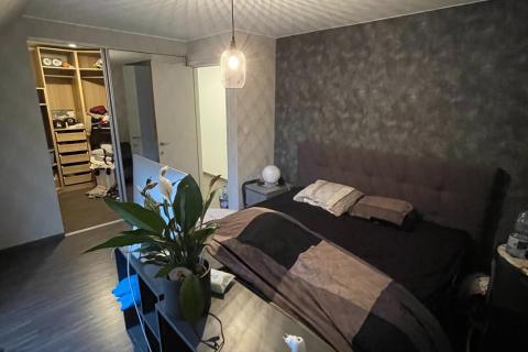 Bel-etage met 2 slaapkamers en garage te Melle