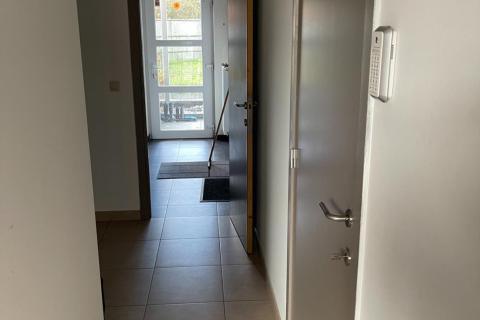 Bel-etage met 2 slaapkamers en garage te Melle