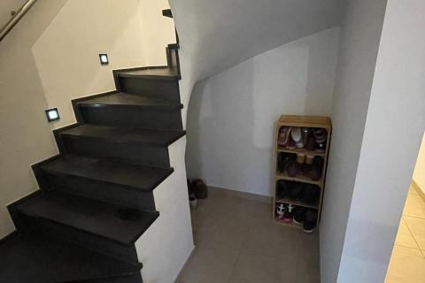 Bel-etage met 2 slaapkamers en garage te Melle
