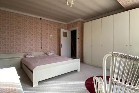 Te moderniseren bel-étage woning te Melle