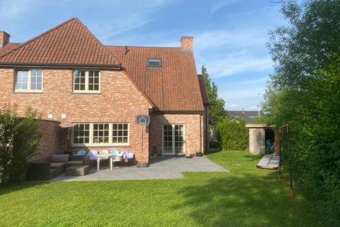 Cottage half-open bebouwing
