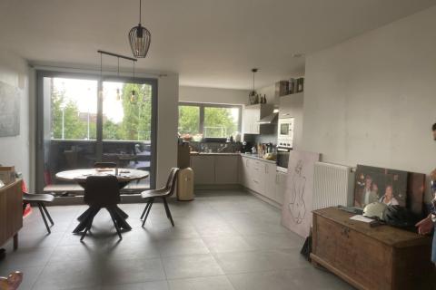 Nieuwbouwappartement op het eerste verdiep met 2 slaapkamers en terras.