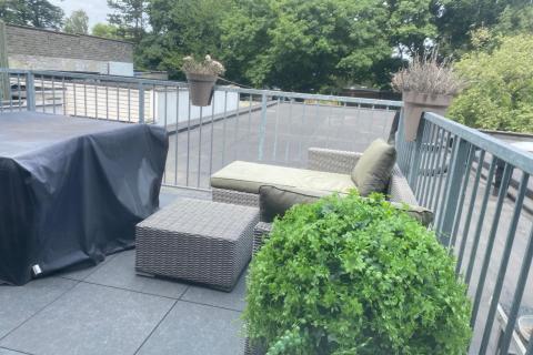 Nieuwbouwappartement op het eerste verdiep met 2 slaapkamers en terras.