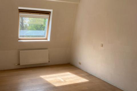 Zeer ruim dakappartement met aangenaam terras