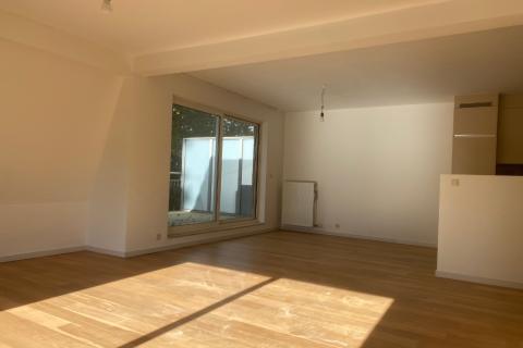 Zeer ruim dakappartement met aangenaam terras