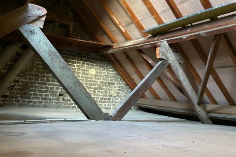 Te renoveren hoekwoning in Merelbeke