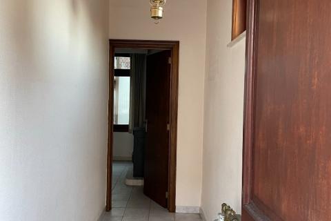 Te renoveren hoekwoning in Merelbeke
