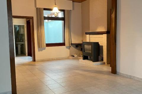Te renoveren hoekwoning in Merelbeke