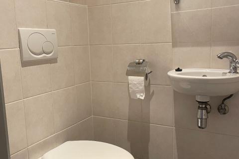Mooi dakappartement met 2 slaapkamers, garage en parkeerplaats in Wetteren ten Ede - bewoonbare oppervlakte 80.00m², EPC 164.00, energielabel B