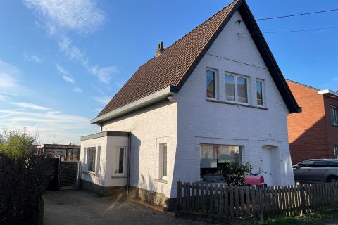 Charmante open bebouwing met tuin en terras in Destelbergen, 2 slaapkamers en bureel, bouwjaar 1952, perceeloppervlakte 482m², bewoonbare oppervlakte 125m², ori