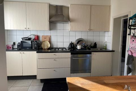 Charmante open bebouwing met tuin en terras in Destelbergen, 2 slaapkamers en bureel, bouwjaar 1952, perceeloppervlakte 482m², bewoonbare oppervlakte 125m², ori