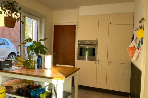 Charmante open bebouwing met tuin en terras in Destelbergen, 2 slaapkamers en bureel, bouwjaar 1952, perceeloppervlakte 482m², bewoonbare oppervlakte 125m², ori
