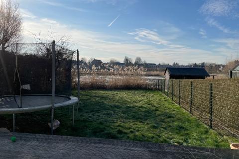 Charmante open bebouwing met tuin en terras in Destelbergen, 2 slaapkamers en bureel, bouwjaar 1952, perceeloppervlakte 482m², bewoonbare oppervlakte 125m², ori