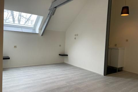 Ruime rijwoning met tuin en terras in Destelbergen: 3 slaapkamers, 175m² bewoonbare oppervlakte, EPC-waarde 459.00, energielabel E