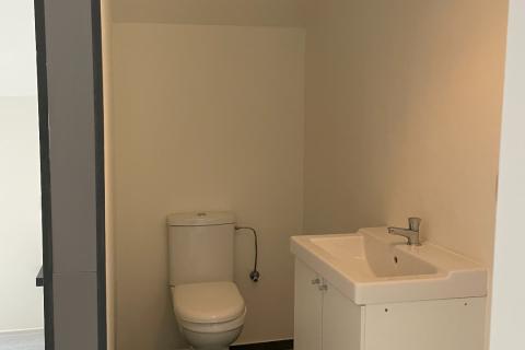Ruime rijwoning met tuin en terras in Destelbergen: 3 slaapkamers, 175m² bewoonbare oppervlakte, EPC-waarde 459.00, energielabel E