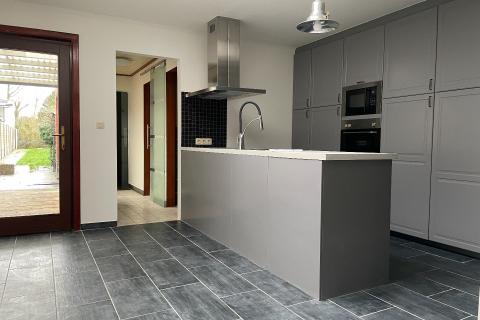 Ruime rijwoning met tuin en terras in Destelbergen: 3 slaapkamers, 175m² bewoonbare oppervlakte, EPC-waarde 459.00, energielabel E