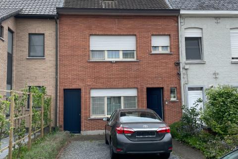 Rijwoning met tuin en parking in Melle - Vogelhoek, 2 slaapkamers, bouwjaar 1950, 1180.00m² perceeloppervlakte, 164.00m² bewoonbare oppervlakte, EPC-waarde 494.