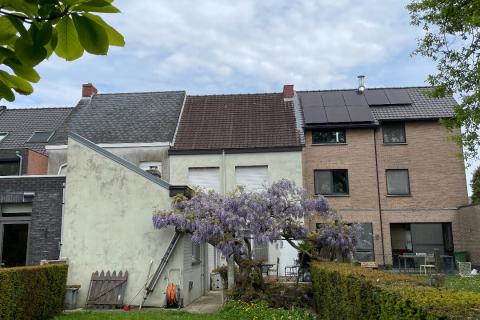 Rijwoning met tuin en parking in Melle - Vogelhoek, 2 slaapkamers, bouwjaar 1950, 1180.00m² perceeloppervlakte, 164.00m² bewoonbare oppervlakte, EPC-waarde 494.