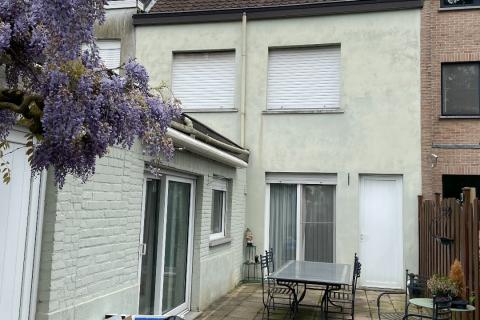 Rijwoning met tuin en parking in Melle - Vogelhoek, 2 slaapkamers, bouwjaar 1950, 1180.00m² perceeloppervlakte, 164.00m² bewoonbare oppervlakte, EPC-waarde 494.