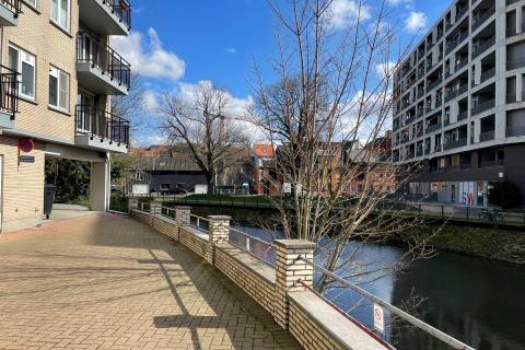 Eerste verdieping appartement met terras en 2 slaapkamers in Gent - bewoonbare oppervlakte 98.00 - EPC-waarde 283.00 - Energielabel C