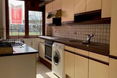Eerste verdieping appartement met terras en 2 slaapkamers in Gent - bewoonbare oppervlakte 98.00 - EPC-waarde 283.00 - Energielabel C