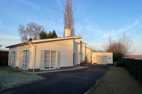 Ruime open bebouwing met tuin en garage in landelijke Laarne, perceeloppervlakte 880 m², bewoonbare oppervlakte 112m², oriëntatie tuin zuidwesten