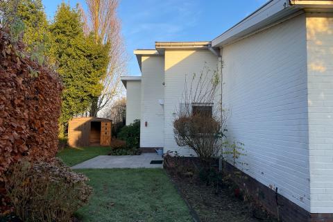 Ruime open bebouwing met tuin en garage in landelijke Laarne, perceeloppervlakte 880 m², bewoonbare oppervlakte 112m², oriëntatie tuin zuidwesten