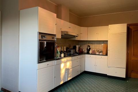 Ruime open bebouwing met tuin en garage in landelijke Laarne, perceeloppervlakte 880 m², bewoonbare oppervlakte 112m², oriëntatie tuin zuidwesten