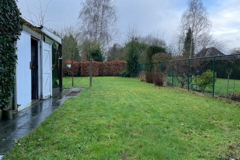 Ruime halfopen bebouwing met tuin, terras en garage in Melle - 3 slaapkamers -- perceeloppervlakte 528m² - bewoonbare oppervlakte 145m²