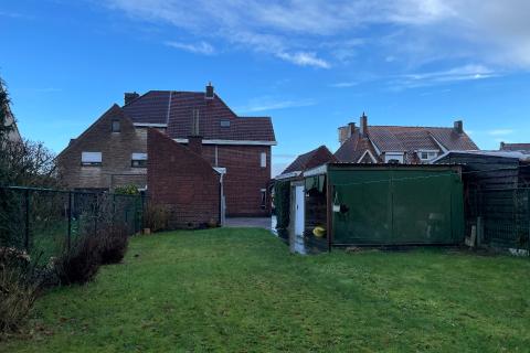 Ruime halfopen bebouwing met tuin, terras en garage in Melle - 3 slaapkamers -- perceeloppervlakte 528m² - bewoonbare oppervlakte 145m²