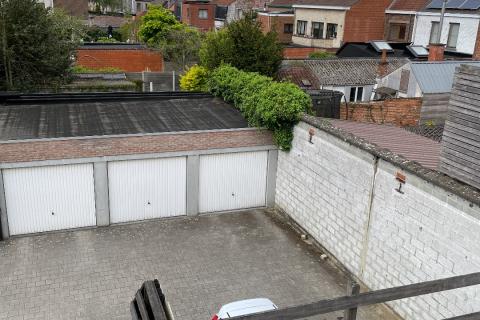 Ruim penthouse met terras, lift en garage in Merelbeke-Melle: 2 slaapkamers, bouwjaar 1997, EPC-label B