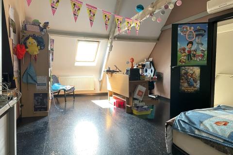 Showroom, atelier en appartement in Merelbeke-Melle, gerenoveerd in 2015, 650.00m² perceeloppervlakte, 226.00m² bewoonbare oppervlakte