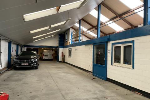 Showroom, atelier en appartement in Merelbeke-Melle, gerenoveerd in 2015, 650.00m² perceeloppervlakte, 226.00m² bewoonbare oppervlakte