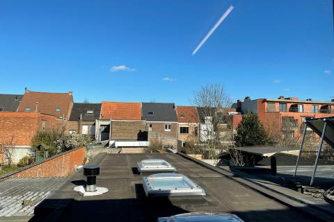 Gerieflijke gerenoveerde rijwoning met tuin en terras in Gentbrugge, 2 slaapkamers, standaard woning, EPC B
