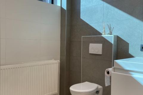 Gerieflijke gerenoveerde rijwoning met tuin en terras in Gentbrugge, 2 slaapkamers, standaard woning, EPC B