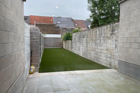 Gerieflijke gerenoveerde rijwoning met tuin en terras in Gentbrugge, 2 slaapkamers, standaard woning, EPC B