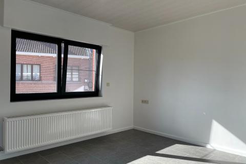 Gerieflijke gerenoveerde rijwoning met tuin en terras in Gentbrugge, 2 slaapkamers, standaard woning, EPC B
