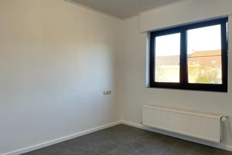 Gerieflijke gerenoveerde rijwoning met tuin en terras in Gentbrugge, 2 slaapkamers, standaard woning, EPC B