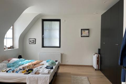 Rustieke half open bebouwing met tuin, garage en 3 slaapkamers in Heusden, bouwjaar 2015, op enkele minuten van het centrum, 2 badkamers, een ideale woning voor