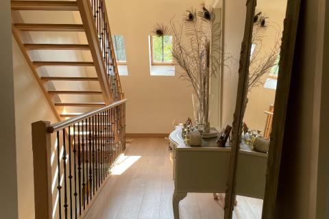 Rustieke half open bebouwing met tuin, garage en 3 slaapkamers in Heusden, bouwjaar 2015, op enkele minuten van het centrum, 2 badkamers, een ideale woning voor
