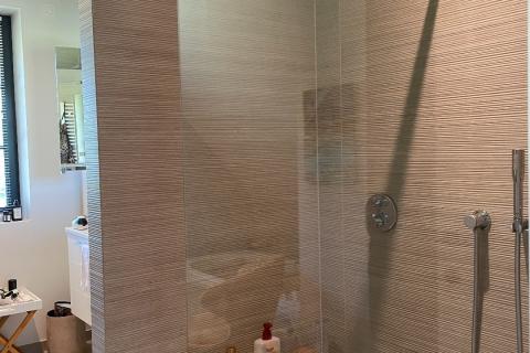 Rustieke half open bebouwing met tuin, garage en 3 slaapkamers in Heusden, bouwjaar 2015, op enkele minuten van het centrum, 2 badkamers, een ideale woning voor