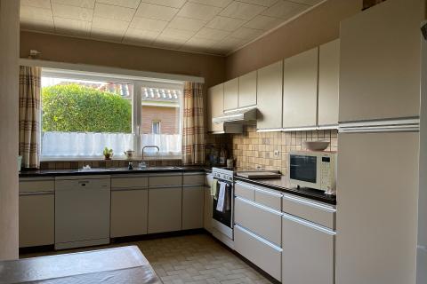 Ruime bungalow met 4 slaapkamers, garage en tuin in Oosterzele - Energiezuinig met EPC-waarde 364.00
