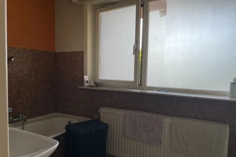 Ruime bungalow met 4 slaapkamers, garage en tuin in Oosterzele - Energiezuinig met EPC-waarde 364.00
