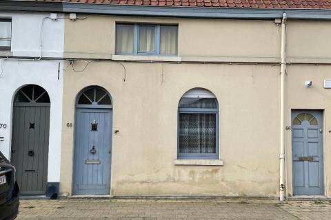 Instapklare rijwoning met tuin en terras in Heusden/Destelbergen, 2 slaapkamers, energielabel E, zuidwestelijke oriëntatie van de tuin