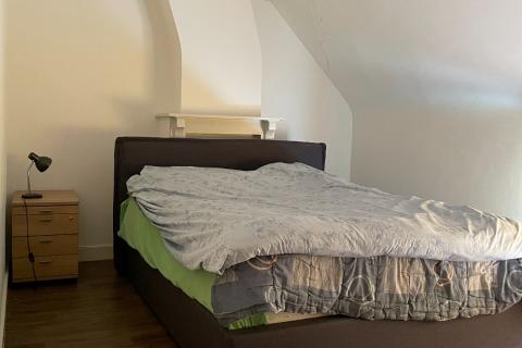 Instapklare rijwoning met tuin en terras in Heusden/Destelbergen, 2 slaapkamers, energielabel E, zuidwestelijke oriëntatie van de tuin