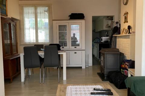 Instapklare rijwoning met tuin en terras in Heusden/Destelbergen, 2 slaapkamers, energielabel E, zuidwestelijke oriëntatie van de tuin