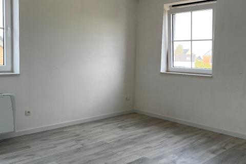 Prachtige half open bebouwing met tuin en terras in Oosterzele! 3 slaapkamers, bouwjaar 2025, energielabel A, 278m² perceeloppervlakte, 140m² bewoonbare oppervl