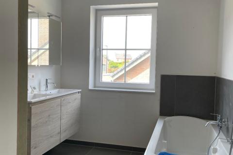 Prachtige half open bebouwing met tuin en terras in Oosterzele! 3 slaapkamers, bouwjaar 2025, energielabel A, 278m² perceeloppervlakte, 140m² bewoonbare oppervl