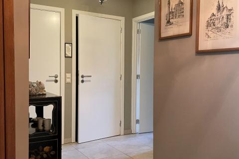 Ruim appartement met terras, garage en 2 slaapkamers in Gent - bouwjaar 2003, energielabel A, bewoonbare oppervlakte 113.00 - ideaal voor stadsliefhebbers!