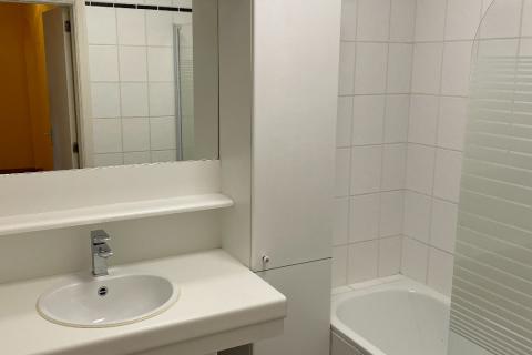 Standaard appartement met terras en 2 slaapkamers in Gent uit 1967 - 79.00m² - EPC 177.00